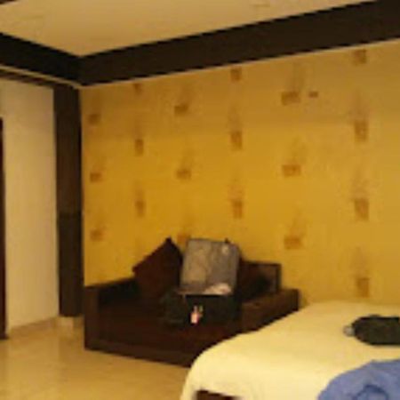 Hotel Maratha Palace,Satara Exterior photo